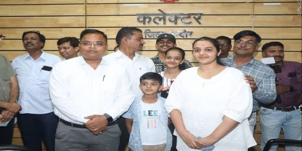 इंदौरः जनसुनवाई में दिखी संवेदनशीलता, कलेक्टर ने आमजन की समस्याएँ सुनकर किया त्वरित निराकरण