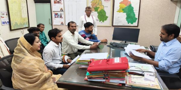 जनसमस्याओं को लेकर कांग्रेस का कलेक्टर कार्यालय पर दबाव, जांच और कार्रवाई की मांग