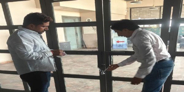 इंदौरः अग्नि सुरक्षा मानकों की अनदेखी पर सख्त कार्रवाई, दो रूफटॉप रेस्टोरेंट सील