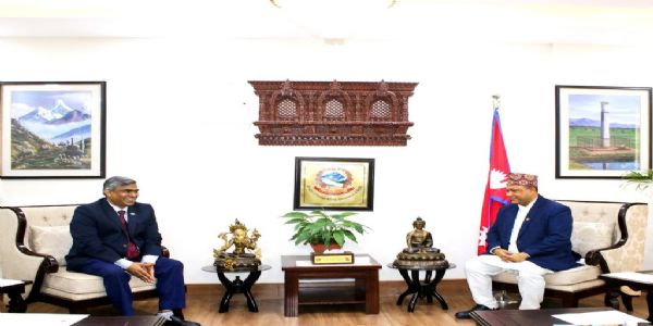 नेपाल दौरे पर आए अमेरिकी मंत्री पॉल कपूर ने विदेश मंत्री शिशिर खनाल से की मुलाकात