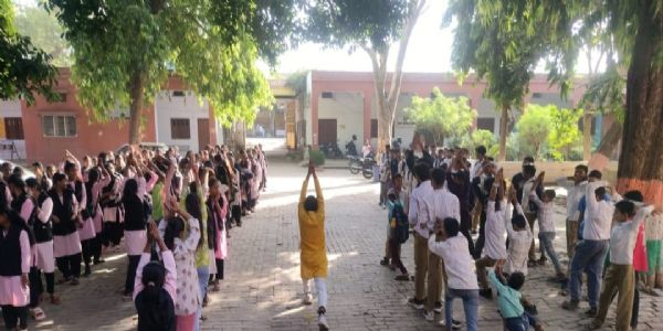 औरैया में अंतर्राष्ट्रीय योग दिवस की तैयारियां तेज, तिलक इंटर कॉलेज में योग शिविर आयोजित