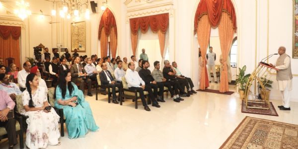 सशस्त्र सेना झंडा निधि में योगदान, राष्ट्र भक्ति की सशक्त अभिव्यक्ति : राज्यपाल पटेल