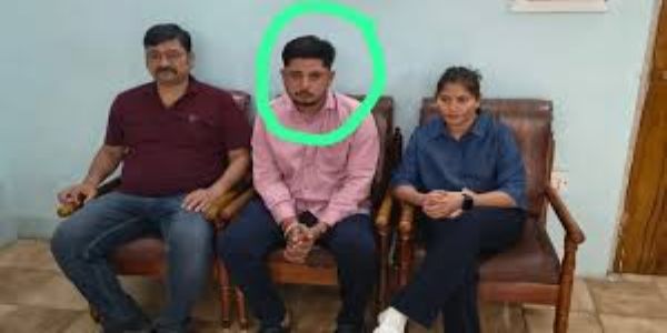 छिंदवाड़ा: चाय की टपरी पर ‘टी-ट्रैप’: 14 हजार की रिश्वत लेते पीएचई कर्मचारी रंगे हाथ गिरफ्तार, बाबू भी आरोपी