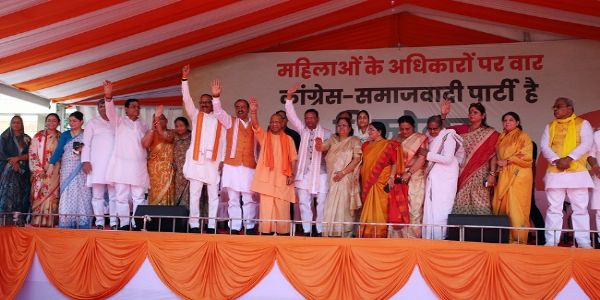 सड़क पर निकलकर सपा व कांग्रेस का बैंड बजा रही हैं उत्तर प्रदेश की आक्रोशित बहनें : बृजेश पाठक