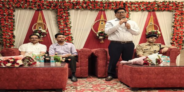 हमीरपुर : घनश्याम मीना को भावभीनी विदाई, अभिषेक गोयल ने संभाली कमान