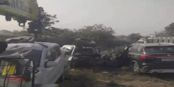 दिल्ली-मुंबई एक्सप्रेसवे पर हादसे में बिजनेसमैन परिवार के छह लोग घायल