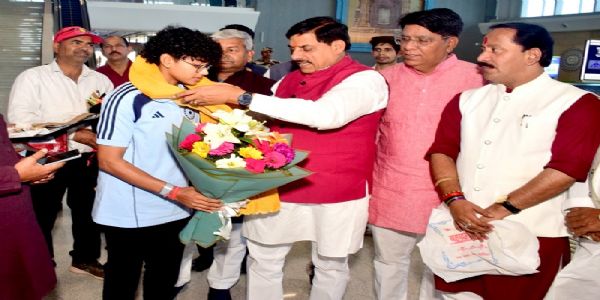 मप्रः ग्वालियर की बेटी अनुष्का शर्मा बनी नारी शक्ति की वैश्विक प्रतीक