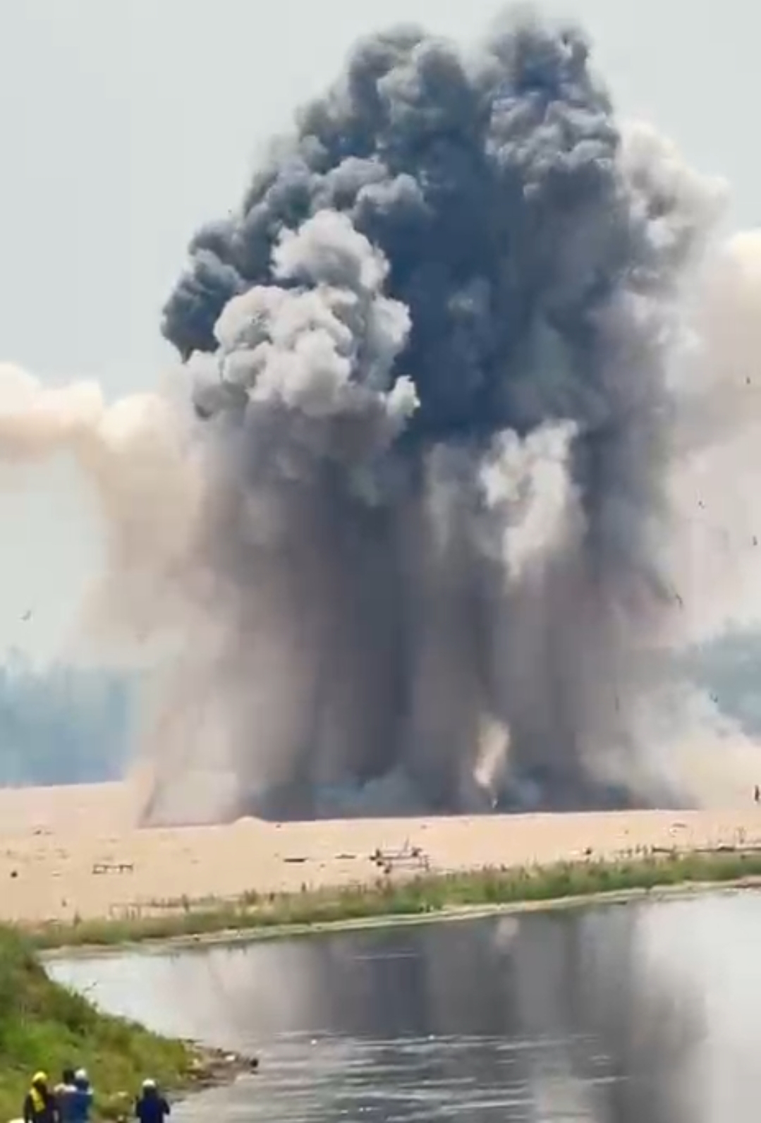 सुवर्णरेखा नदी किनारे मिले सिलेंडर बम को सेना ने