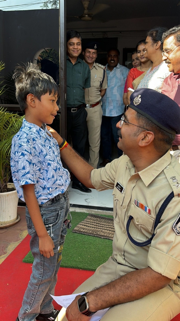 Constable dies of illness, 7-year-old son appointed as child constable