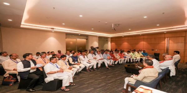 भाजपा नेतृत्व के साथ अमित शाह की बैठक