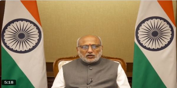 उपराष्ट्रपति सी. पी. राधाकृष्णन बुधवार को कार्यक्रम को संबोधित करते हुए