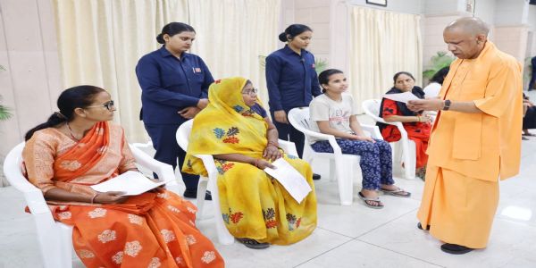 2017 से शुरू ‘जनता दर्शन’ बना याेगी सरकार के सुशासन का मजबूत स्तंभ