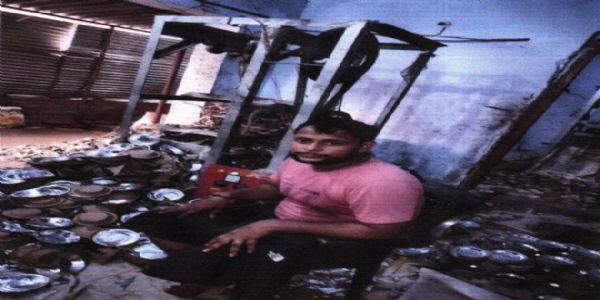 सरकार की योजना से आत्मनिर्भर बने सुलतानपुर के नीरज दुबे