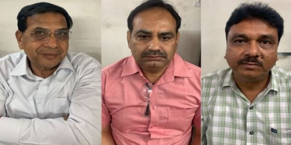 (अपडेट) इंदौरः पीडब्ल्यूडी के तीन अधिकारी रिश्वत लेते गिरफ्तार