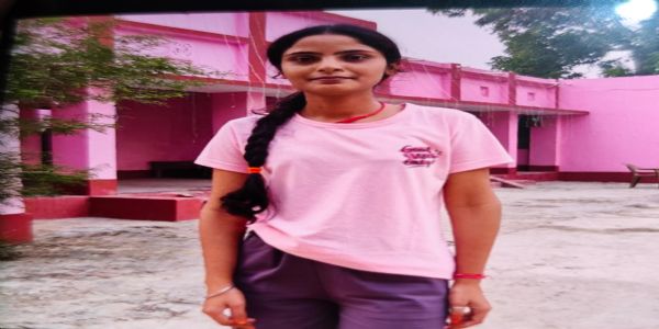 मुजफ्फरपुर: निजी मॉल में काम करने वाली युवती ने फंदे से लटककर दी जान,