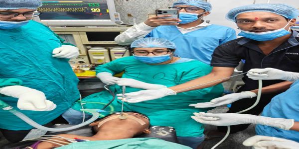 एंडोस्कोपिक तकनीक से सिम्स में बची मासूम की जान, त्वरित उपचार और उच्चस्तरीय समन्वय बना मिसाल