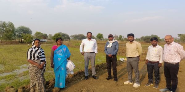 मैदान में उतरे कलेक्टर, जांची विकास कार्यों की गुणवत्ता