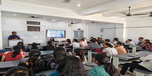 एमजीसीयू में करियर काउंसलिंग पर विशेष सत्र का आयोजन