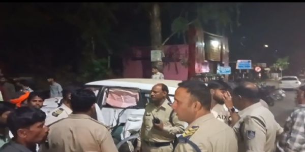 जबलपुर में दर्दनाक सड़क हादसा: नशे में कार चालक ने तीन युवकों को कुचला, दो की मौत