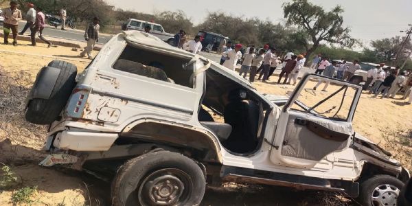 हादसा : बस इंतजार में खड़े पिता पुत्र की सडक़ मौत, एसयूवी ने लिया चपेट में