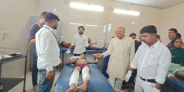 रामूडीहा में भीषण अग्निकांड, 05 मासूम झुलसे, विधायक की तत्परता से मिली राहत