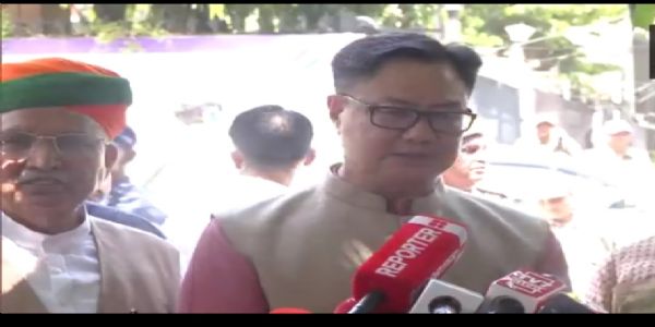 केंद्रीय मंत्री किरेन रिजिजू