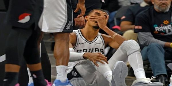 सैन एंटोनियो स्पर्स के स्टार खिलाड़ी विक्टर वेम्बन्यामा