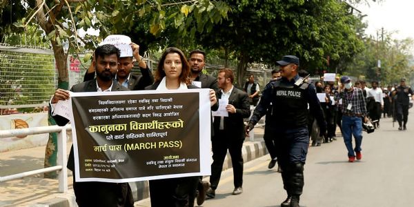 काठमांडू के छात्रों द्वारा प्रदर्शन