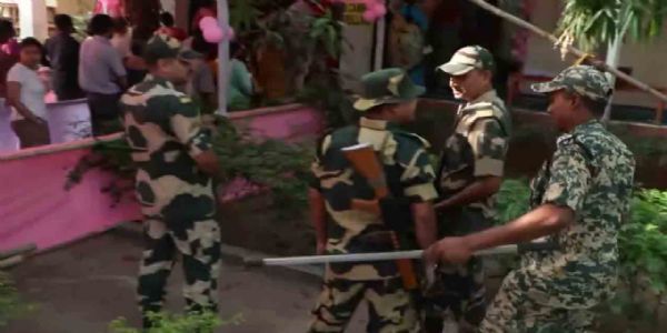 चुनाव 26: डोमकल में माकपा समर्थकों को तृणमूल कार्यकर्ताओं ने मतदान से रोका, चुनाव आयोग ने मांगी रिपोर्ट