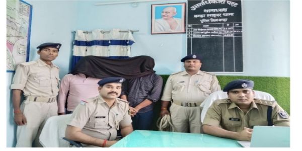 अवैध आधार अपडेट,निर्माण एवं फर्जी जन्म प्रमाण-पत्र उपयोग करने में दो अभियुक्त गिरफ्तार