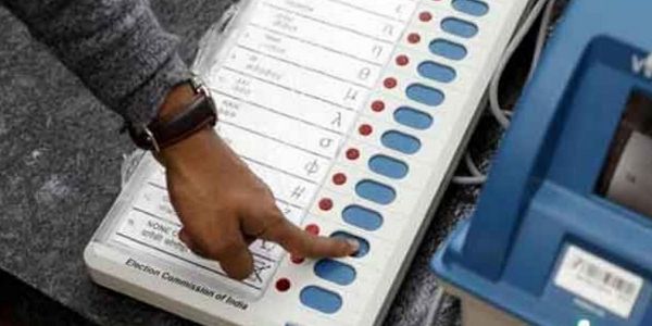 चुनाव 26 : सिलीगुड़ी में ‘छप्पा वोट’ का आरोप,  राजनीतिक पार्टियों ने जताया विरोध