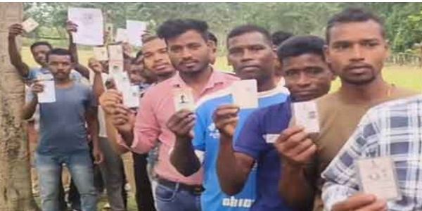 सिलीगुड़ी में ईवीएम खराबी से मतदान प्रभावित