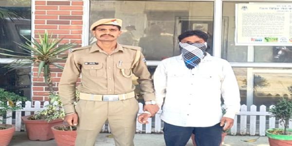 बीस लाख की जमीन धोखाधड़ी में फरार आरोपित गिरफ्तार