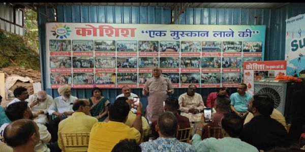 लेट ट्रेनों के खिलाफ हस्ताक्षर अभियान 26 को