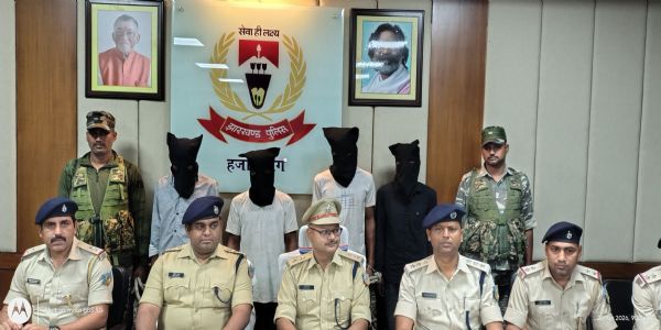 हाइवा में आग लगाने वाले चार अपराधी गिरफ्तार