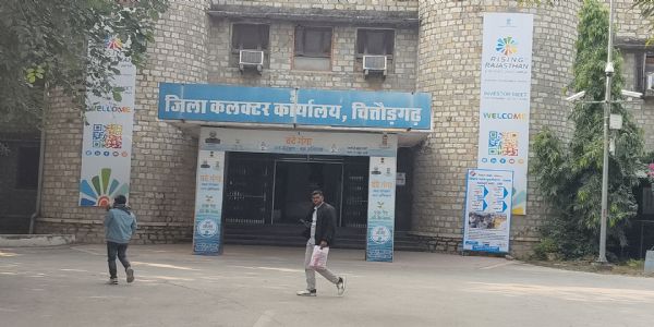 विवाह समारोह से लौट रहे परिवार के सदस्यों की तबीयत बिगड़ी, फूड पॉइजनिंग की आशंका