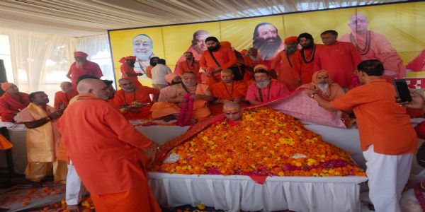 स्वामी कपिलानंद सरस्वती बने निरंजनी अखाड़े के महामंडलेश्वर