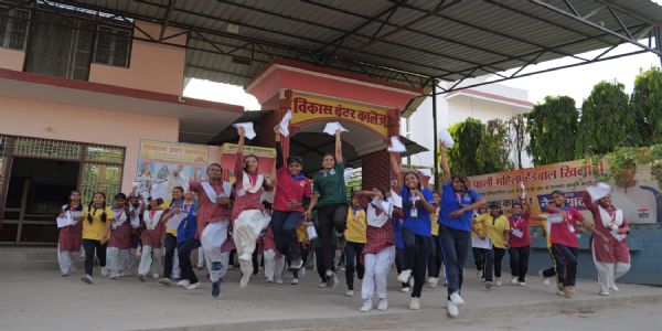 यूपी बोर्ड हाईस्कूल परीक्षा में राजकीय क्वींस कालेज के सूर्यदीप प्रजापति वाराणसी टॉपर