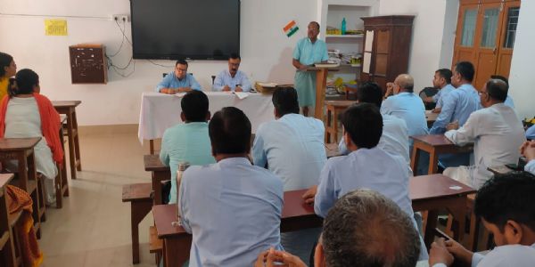 आचार्य चयन परीक्षा को लेकर बैठक