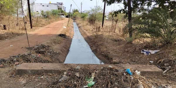 बांध के पानी से धमतरी शहर के 10 तालाबों को भरने की योजना, नहर नाली से आने लगा पानी