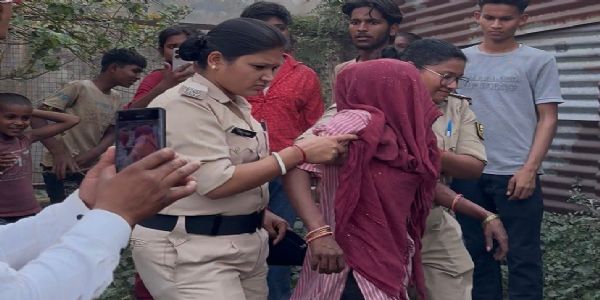 टावर पर चढ़ने वाली महिला गिरफ्तार, भेजी गई जेल