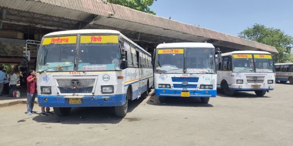 तीन दिन में रोडवेज की दो बसों से पकड़ी 39 बेटिकट सवारियां, दो परिचालक को किया ब्लैक लिस्टेड