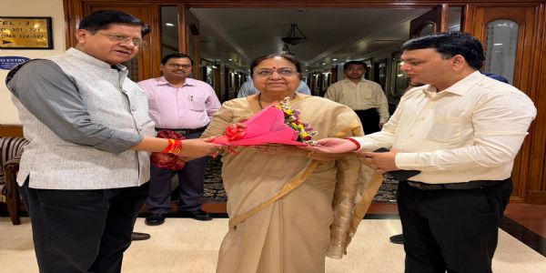 कैबिनेट मंत्री बेबी रानी मौर्य पहुंचीं मुरादाबाद, आरटीई के तहत हो रहे दाखिले के संबंध में ली जानकारी