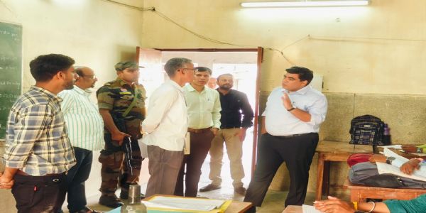 कलेक्टर कुणाल दुदावत ने शासकीय पॉलिटेक्निक कॉलेज कोरबा का किया निरीक्षण