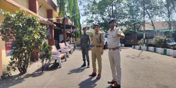 एसपी ने किया कुजू और पश्चिमी बोकारो ओपी का निरीक्षण