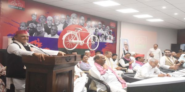 भाजपा सरकार अलोकतांत्रिक और अमानवीय : अखिलेश यादव