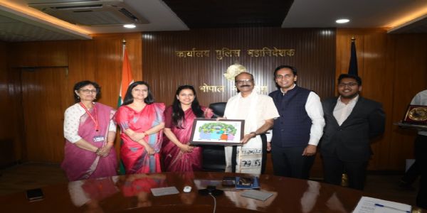 पुलिस महानिदेशक कैलाश मकवाणा से भारतीय विदेश सेवा अधिकारियों ने की सौजन्य भेंट