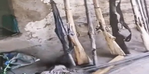 अवैध बंदूकें बनाकर बेचने वाला आरोपित गिरफ्तार, छह बंदूकें बरामद