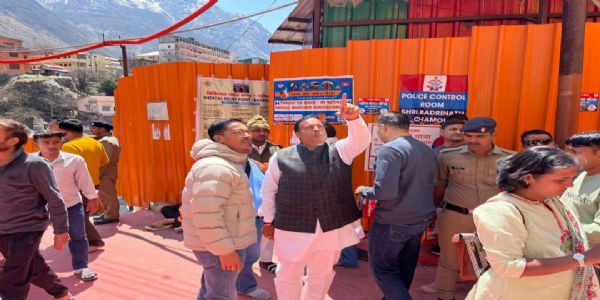 बीकेटीसी अध्यक्ष ने बद्रीनाथ धाम मे यात्रा व्यवस्थाओं का किया निरीक्षण