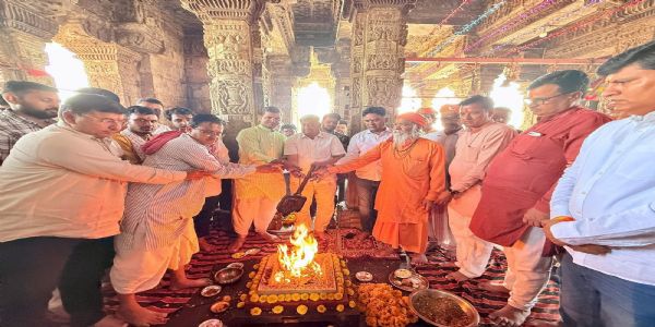 चित्तौड़ के स्थापना दिवस पर ध्वजा चढ़ा, शहर में खुशहाली की कामना,